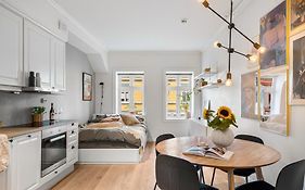 Arctic City Studio - Perfectly Located In The Main Street